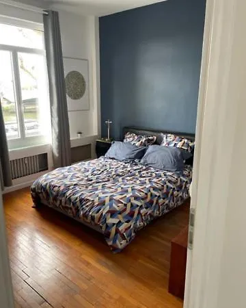 Apartment Appt Centre *