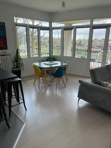 Apartment Appt Centre *